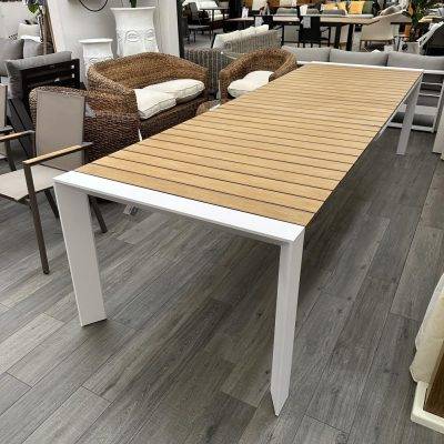 tavolo-charlotte-tavolo-da-esterno-arredo-giardino-quaiato
