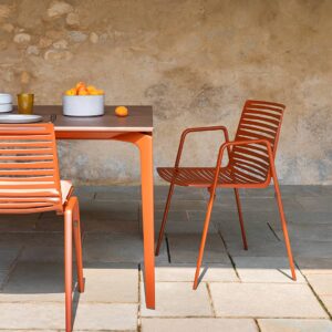 Sedia con braccioli da giardino Zebra | FAST