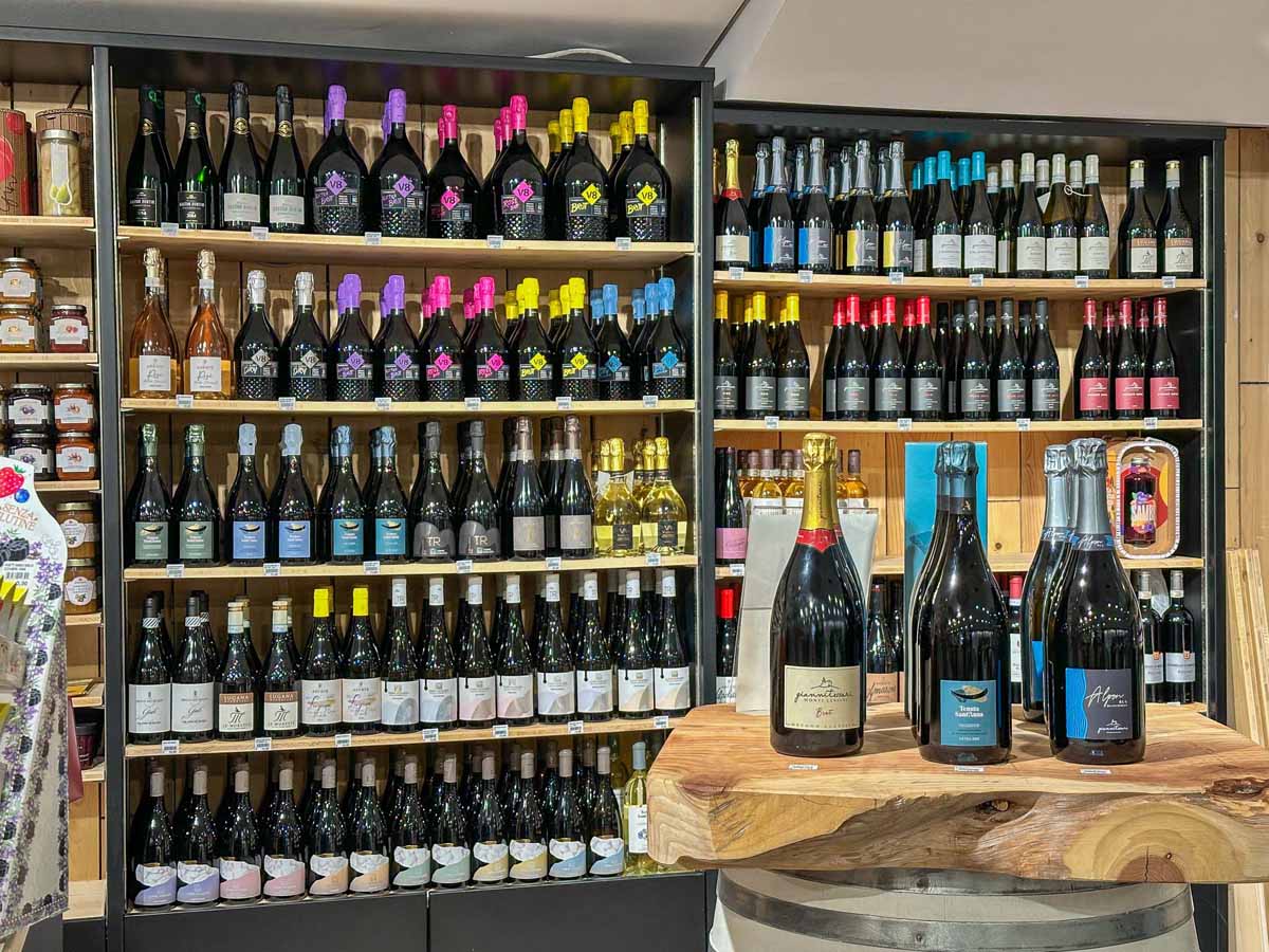 food-prodotti alimentari di qualità-idee regalo-reparto-quaiato
